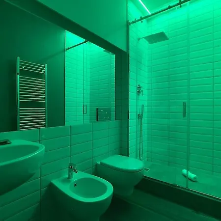 Apartament Minimal Studio W/ Balcony In Dt. Quiet, Bright 2bd