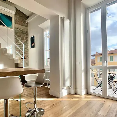Apartament Minimal Studio W/ Balcony In Dt. Quiet, Bright 2bd *